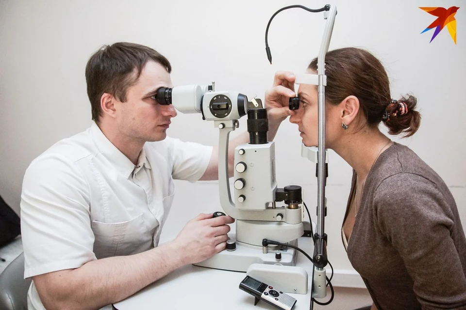 Несмотря на то, что макулярная дегенерация сетчатки глаза всегда считалась возрастной болезнью, в последние годы это заболевание часто выявляют и у людей среднего возраста. Именно поэтому так важна диагностика, сделанная вовремя.