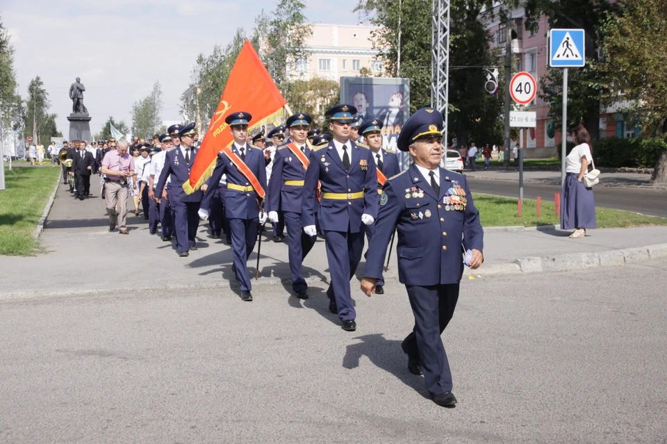 Торжественное шествие в честь дня ВВС