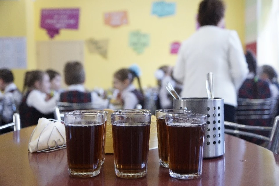 Горячее питание организовано в 275 школах республики