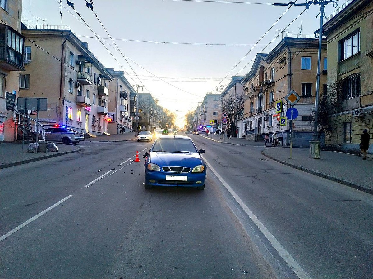 В Севастополе две пьяные девушки попали под колеса авто: обеих оштрафуют -  KP.RU