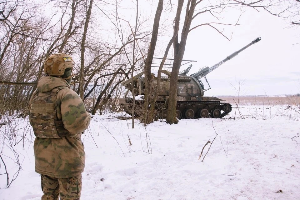 Российские бойцы наносят удары по военным объектам противника
