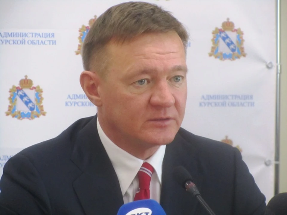 Поселок атакуют второй день подряд, рассказал губернатор Курской области