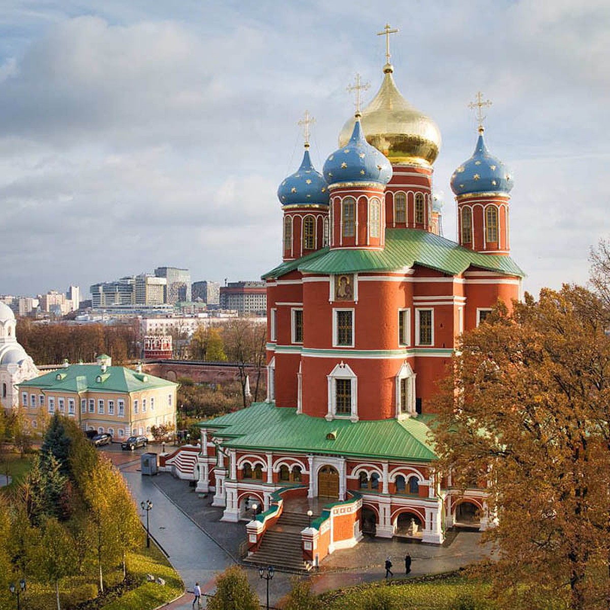 Какие памятники архитектуры обновляют в Москве: Здание Центросоюза на  Мясницкой улице, биржа на Ильинке и кинотеатр «Ударник» - KP.RU