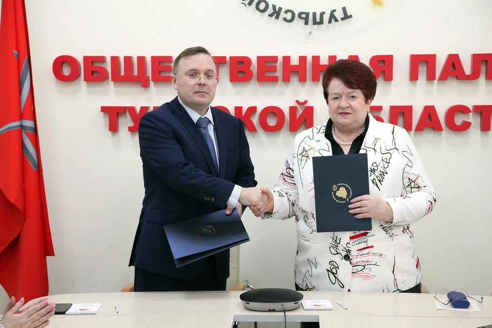 Избирательная комиссия Тульской области и Общественная палата региона подписали соглашение о сотрудничестве.