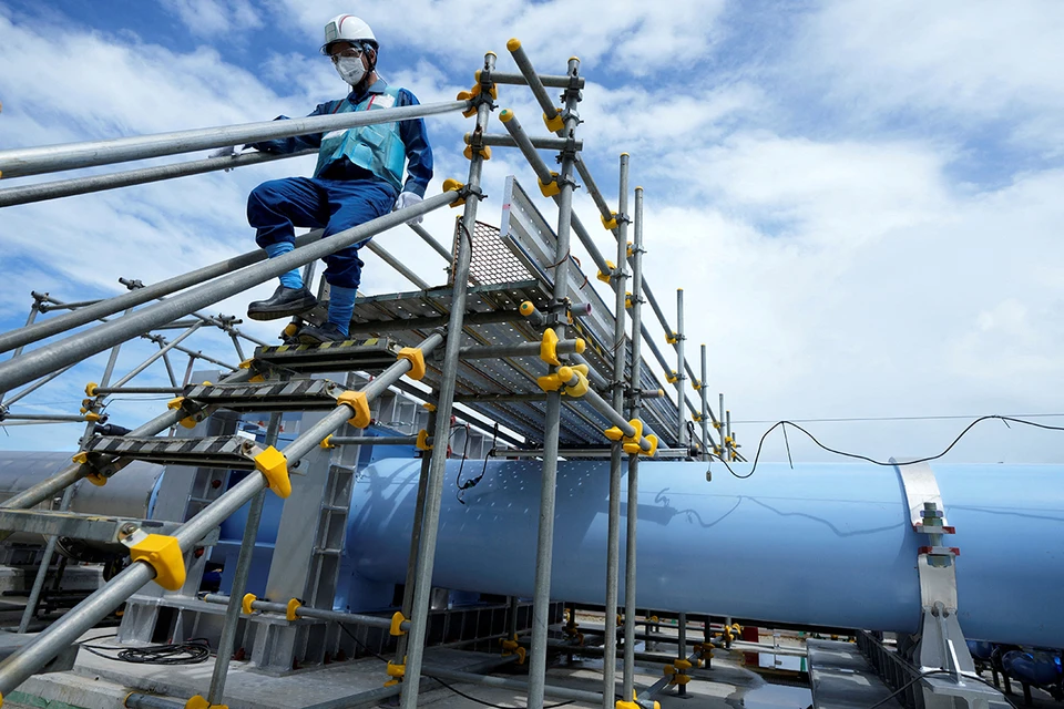 Работники АЭС «Фукусима-1» сообщили об утечке воды, содержащей радиоактивные элементы