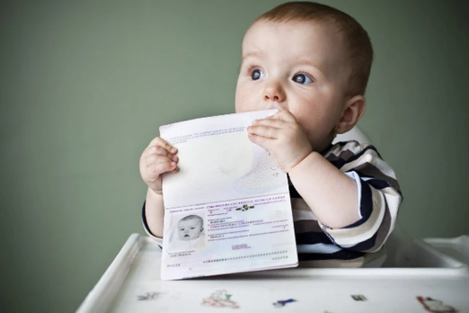 МВД и Минцифры запустили пилотный проект по присвоению детям индивидуального идентификационного номера сразу после рождения.