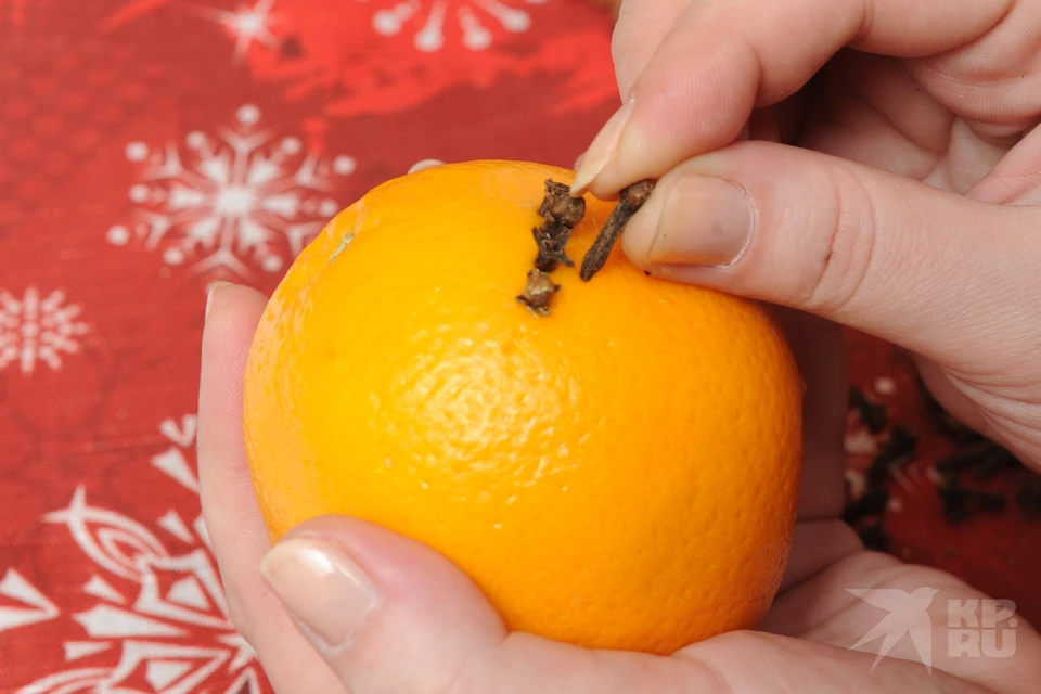 Живые личинки мух нашли внутри апельсин, купленных в Рязанской области