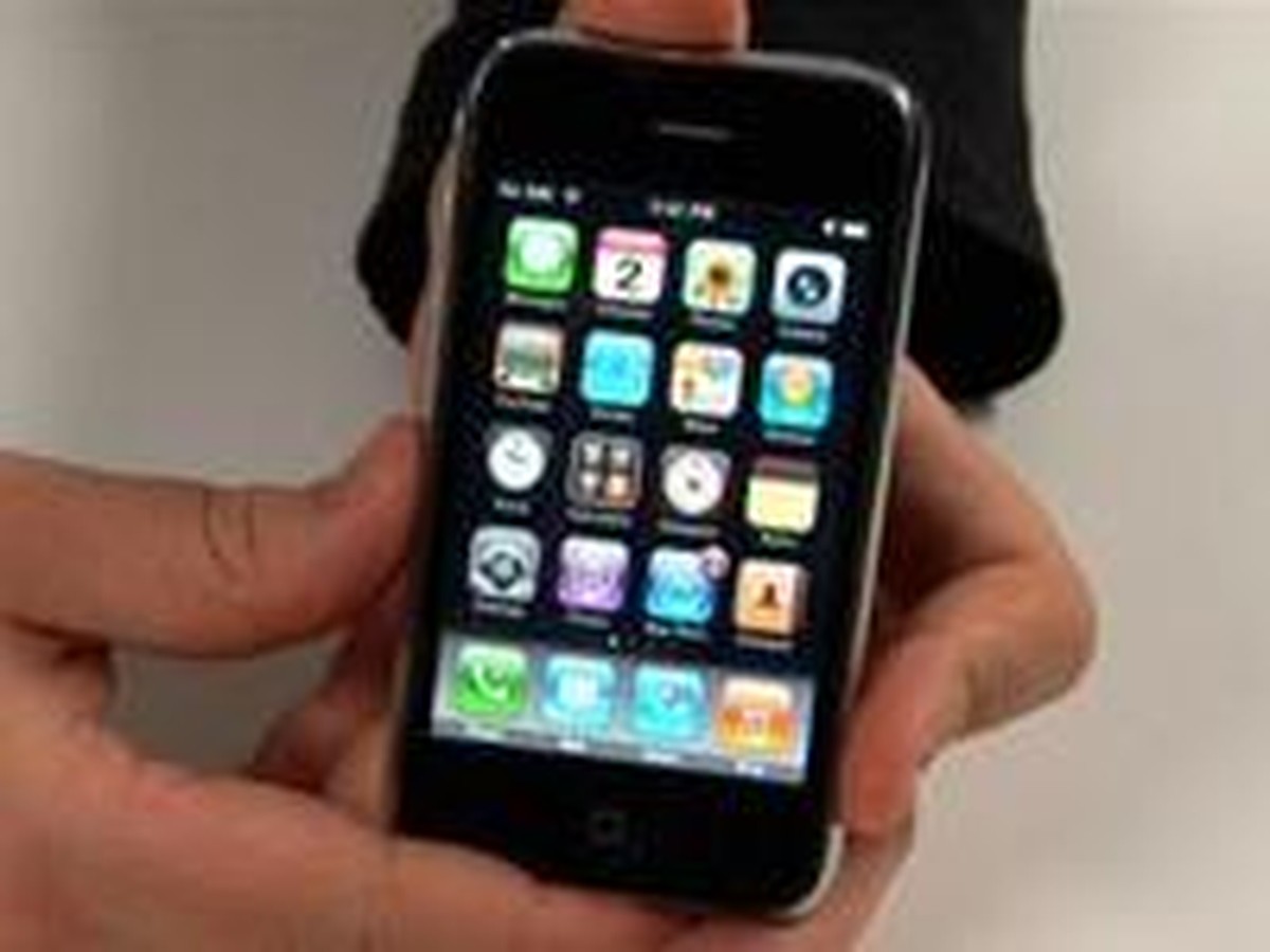 Большая тройка» начнет продажи Apple iPhone 3Gs - KP.RU