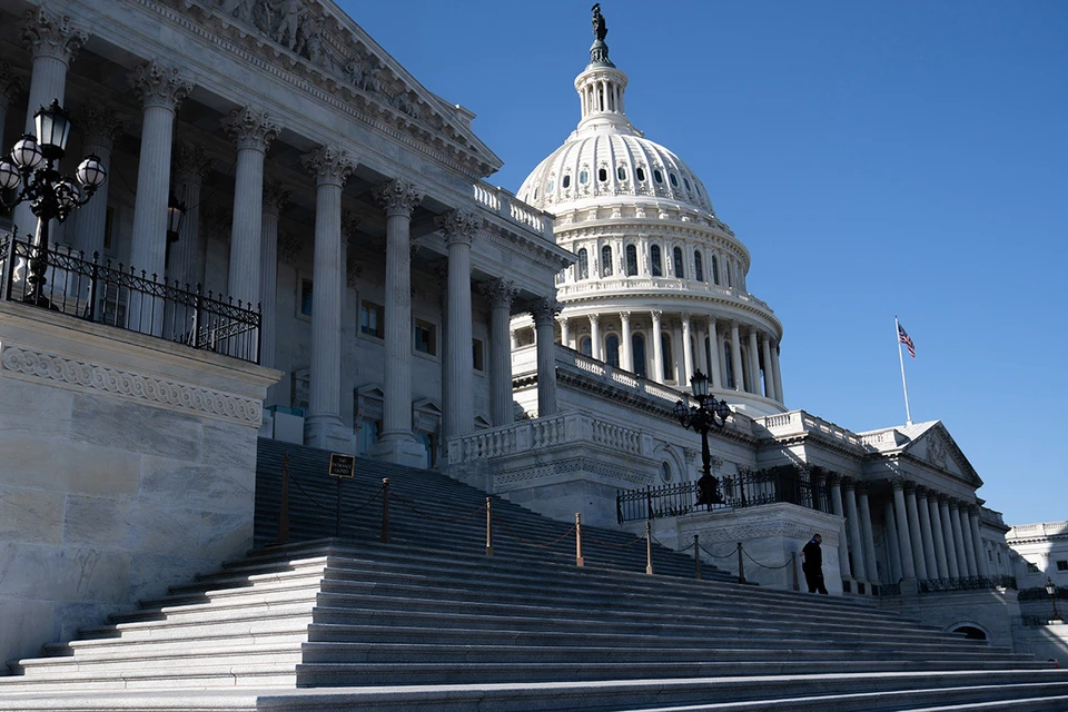 Сенат США проголосовал за предоставление пакета помощи общим объемом $95 миллиардов, который предназначается Украине, Израилю и Тайваню.