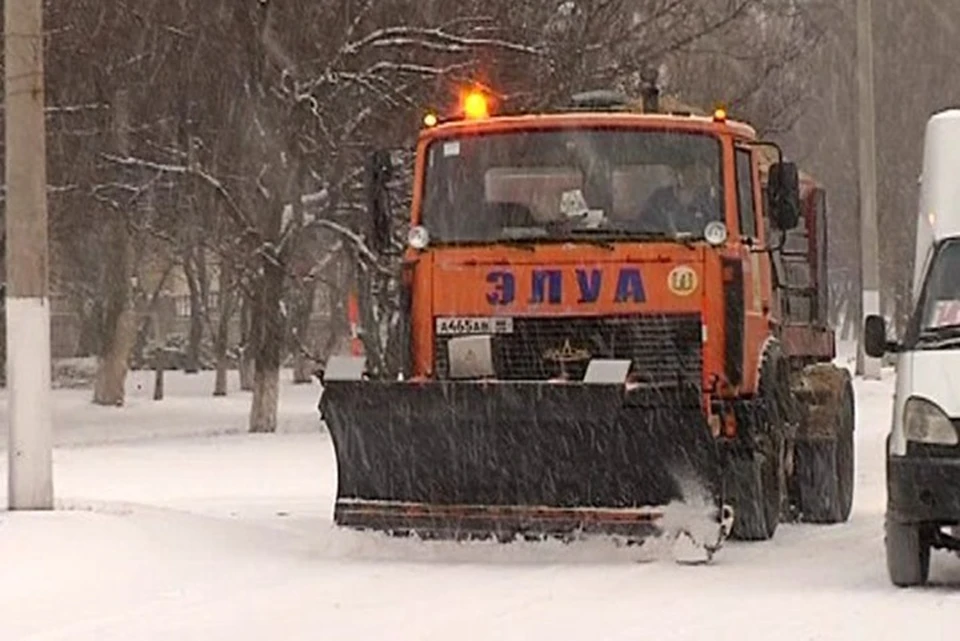 47 единиц техники ЛЭЛУА было задействовано в борьбе с непогодой в Луганске. Фото - администрация Луганска