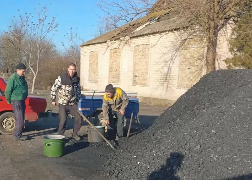 Жителям Херсонской области состоянием на 13 февраля выдали более 20 тысяч тонн социального угля. ФОТО: Андрей Алексеенко
