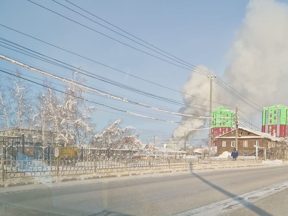 В Якутске произошел пожар в частном доме в районе Залога - KP.RU