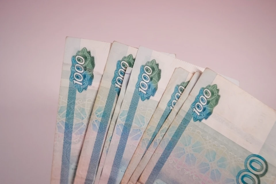 Компания из Хабаровска взяла на работу осужденного и забрала часть его зарплаты