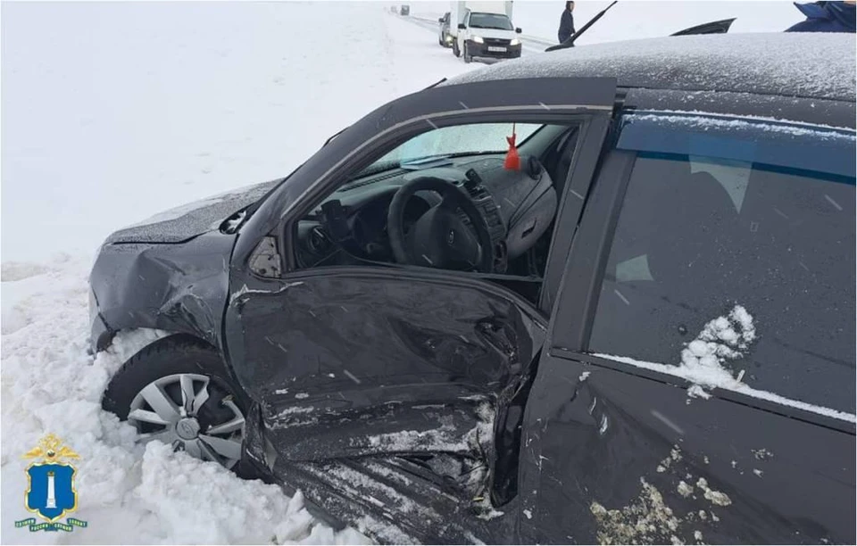 Под Ульяновском в столкновении двух легковых автомобилей пострадал водитель | ФОТО: телеграм-канал Госавтоинспекция Ульяновской области