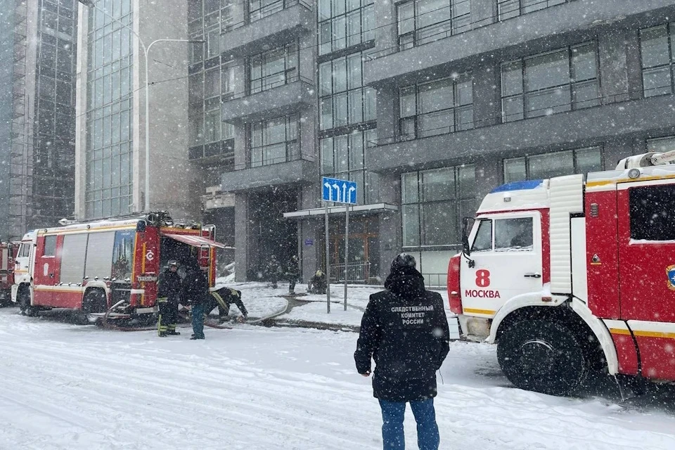 Названа предполагаемая причина пожара на территории «Известия Холл»