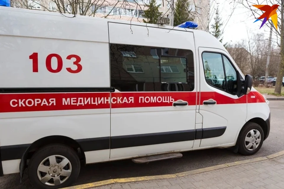 В Калинковичах восьмилетний ребенок, игравший на берегу озера, застрял в глине. Снимок носит иллюстративный характер.