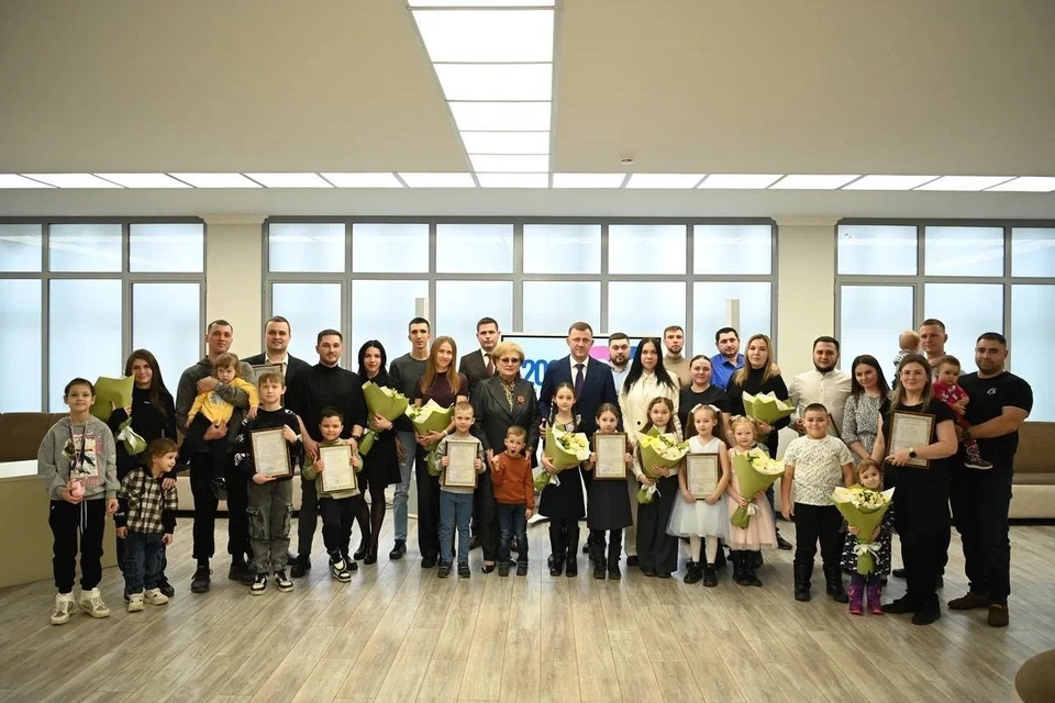 Кто будет сидеть в жюри маска 2024. Жюри шоу маска. Жюри шоу. Кто будет сидеть в жюри маска 2024. Дубцова в жюри ты супер 60+.