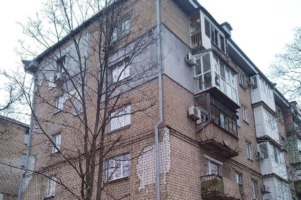 Липецкие строители восстанавливают поврежденные от обстрелов дома в Мариуполе