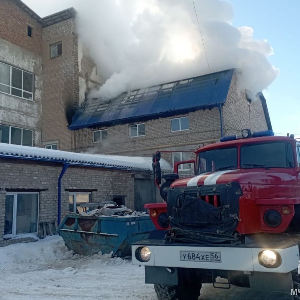 Эвакуированы 105 человек: в Бузулуке случился пожар в мебельном цехе - KP.RU