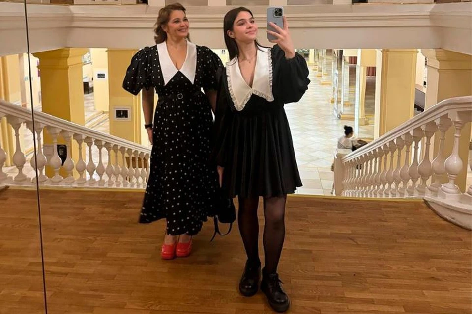 Актриса вместе с дочерью посетила Зимний театр в Сочи. Фото: из соцсетей.