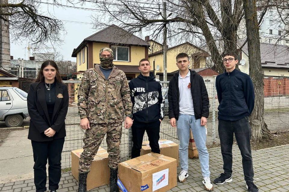 Ребята собрали для бойцов медикаменты, теплые вещи, продукты, бытовую химию и средства личной гигиены. ФОТО: t.me/mger_85