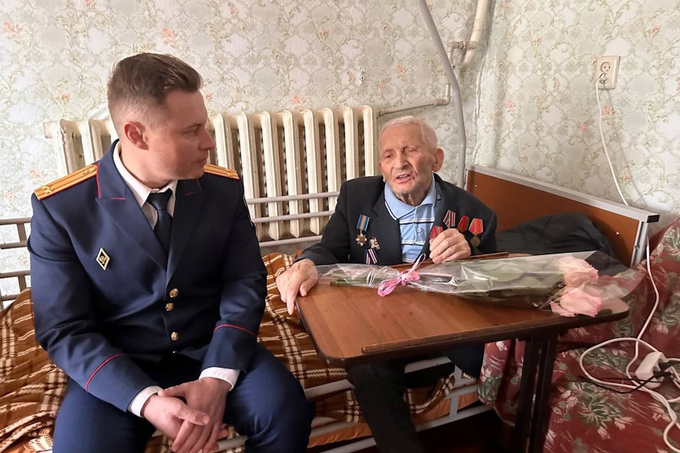Херсонские следователи поздравили ветеранов с Днем защитника Отечества Фото: СУ СК России по ХО