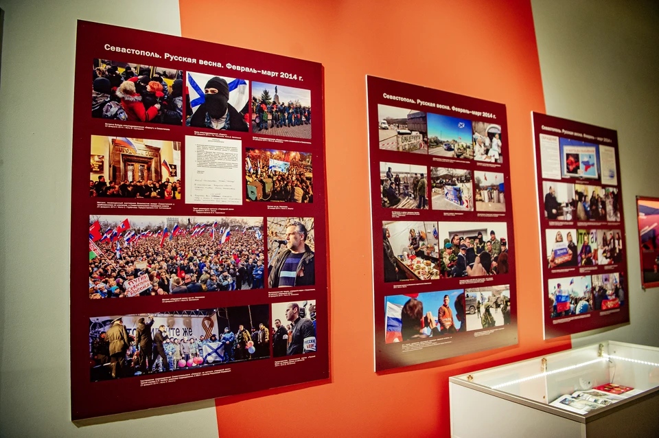 В кинотеатре «Украина» открылась выставка «10 лет в родной гавани».