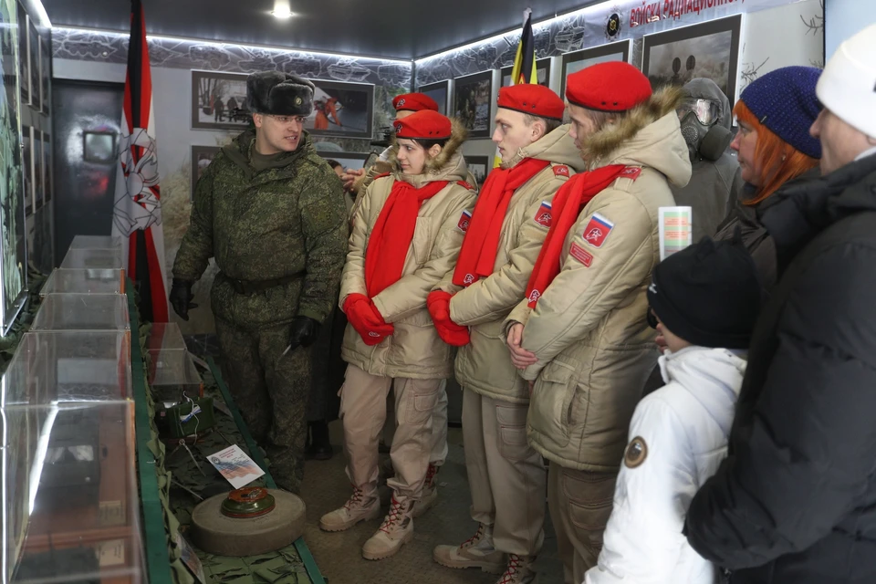 В составе агитпоезда несколько тематических вагонов. Фото: Минобороны РФ