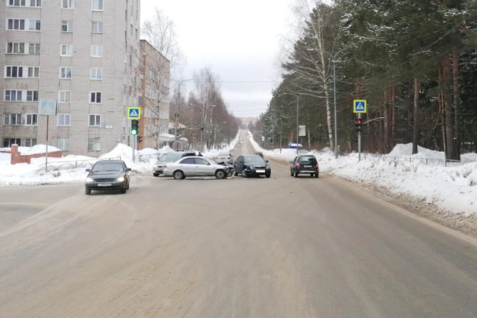 Авария случилась в воскресенье, 3 марта. Фото: ГИБДД Кировской области