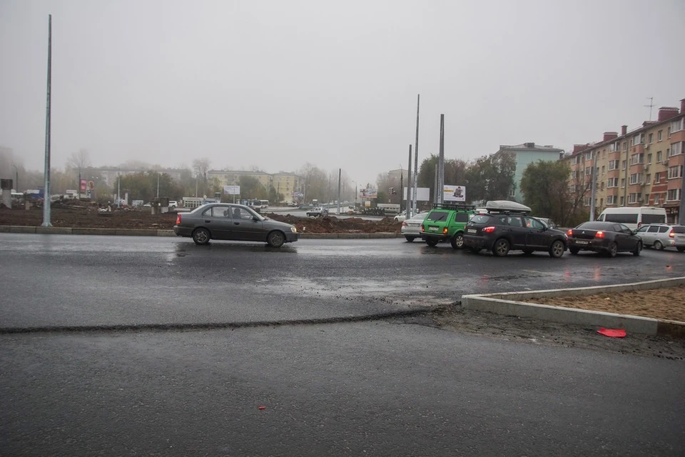 По автодорогам осуществляется движение маршрутного транспорта.