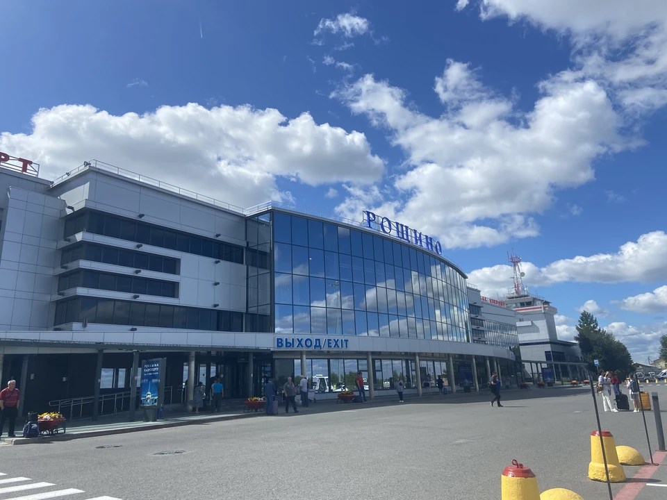 Пьяный южанин устроил дебош на авиарейсе в тюменском аэропорту Рощино.
