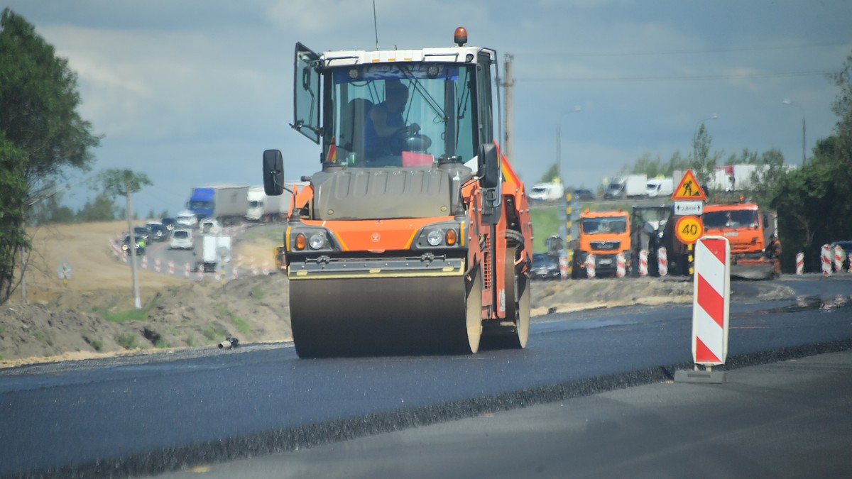 В 2024 году отремонтируют дорогу, соединяющую пять районов Новосибирской  области - KP.RU