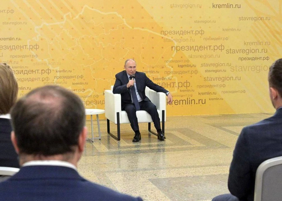 Владимир Путин поручил проработать вопрос кредитования агромпромышленного комплекса в Запорожской области. ФОТО: Евгений Балицкий
