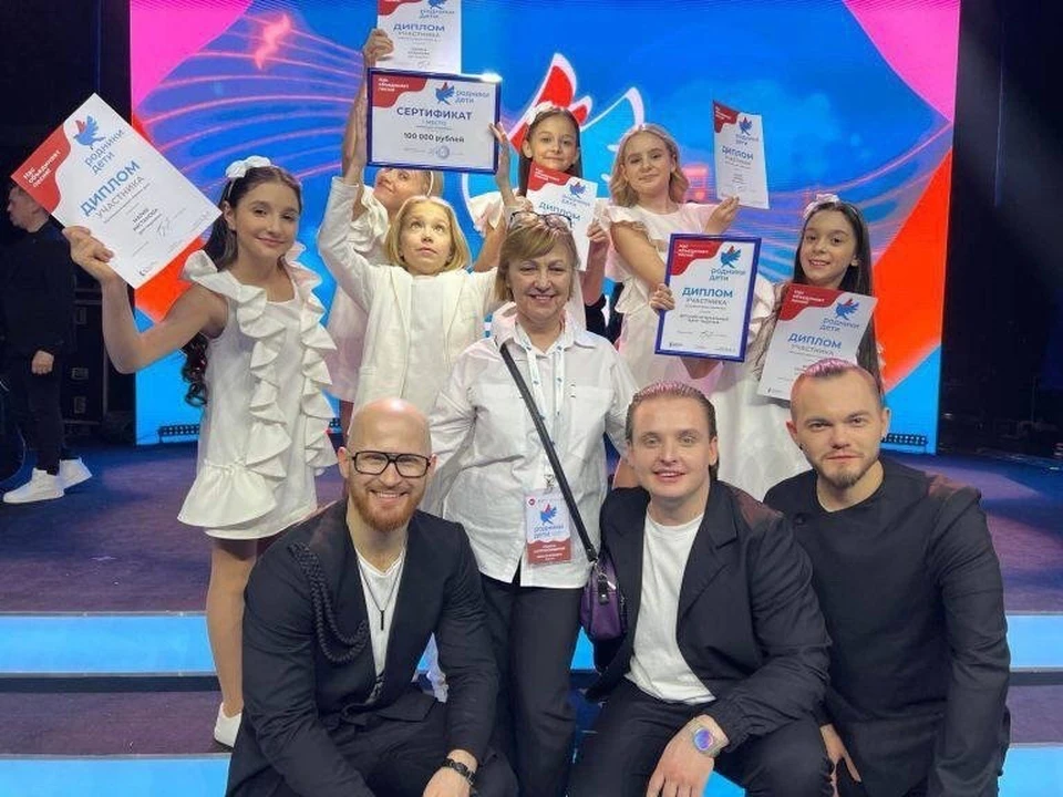 Коллектив стал победителем в номинации «Исполнители до 12 лет». Фото: https://vk.com/rodnikiru