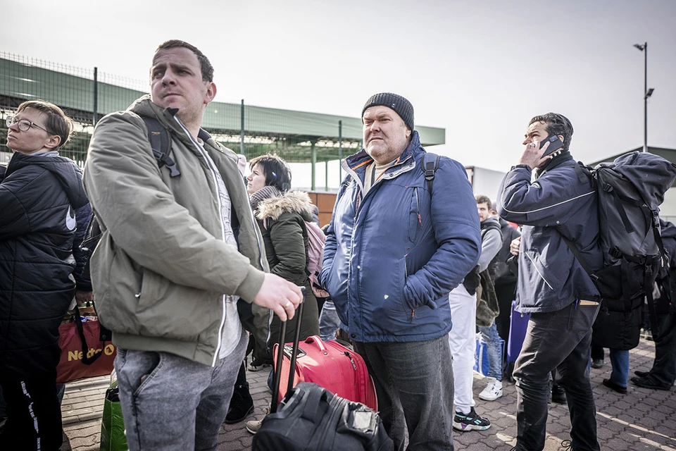 Верховный комиссар ООН по делам беженцев Филиппо Гранди привел данные: за последние два года Украину покинули 6,3 миллиона человек - около шестой части населения страны.
