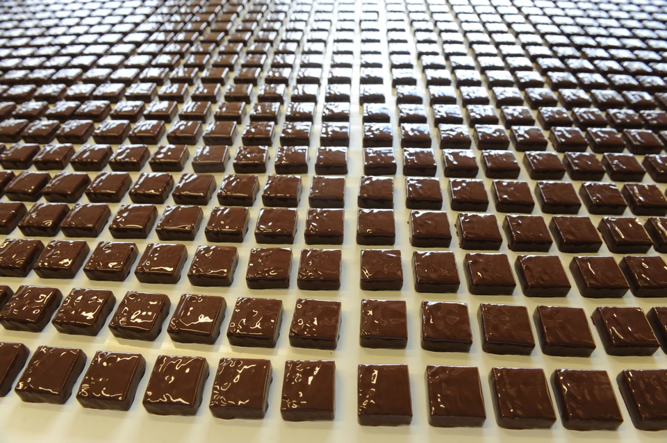 Производителем шоколада Milka и Alpen Gold отгружают продукцию российским партнерам в обычном режиме.