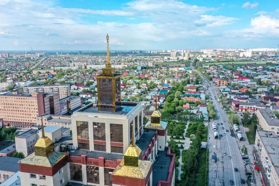 С юбилеем жителей Оренбуржья поздравил глава города Сергей Салмин. Фото: Андрей Морозов