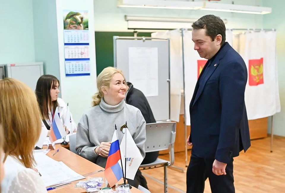 Глава региона отметил, что со своего совершеннолетия не пропустил ни одни выборы президента. Фото: Правительство Мурманской области