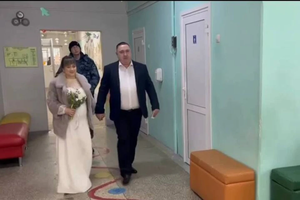 Супруги знакомы со школьной скамьи. Фото: скриншот видео Правительства региона