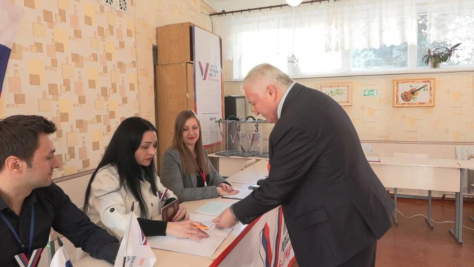 Космонавт Федор Юрчихин проголосовал на выборах президента