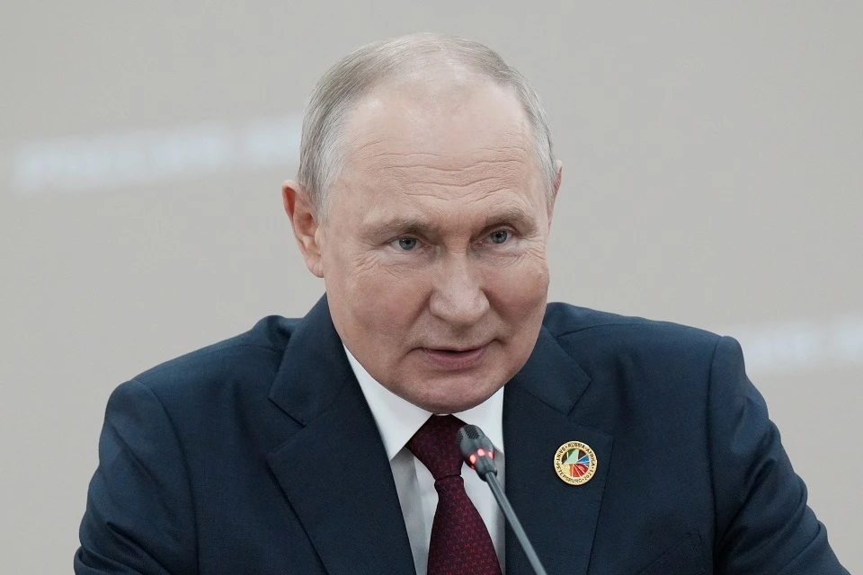 Путин похвалил сотрудников ФСБ за участие в зоне СВО и защиту конституции