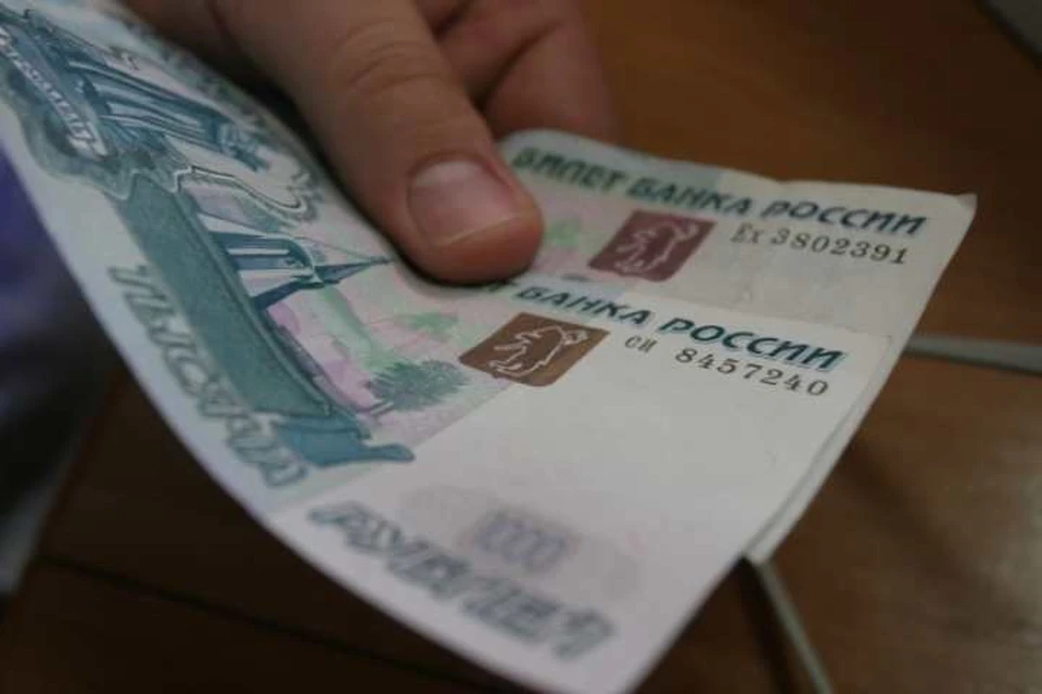 18-летний иностранец пытался дать взятку в аэропорту Иркутска