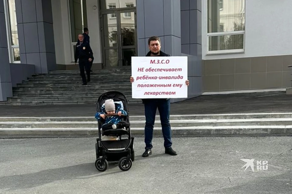 Дмитрий Бахтин не раз выходил на одиночные пикеты. Фото: Юлия Липинская