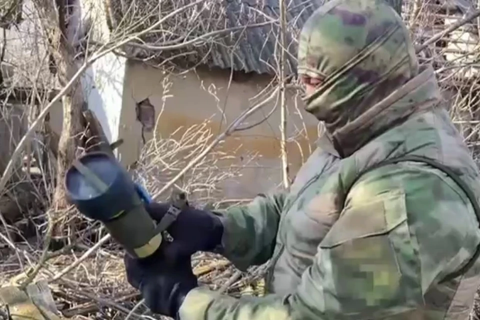 В ДНР обнаружили схрон с авиационными ракетами и РПГ. Фото: Росгвардия