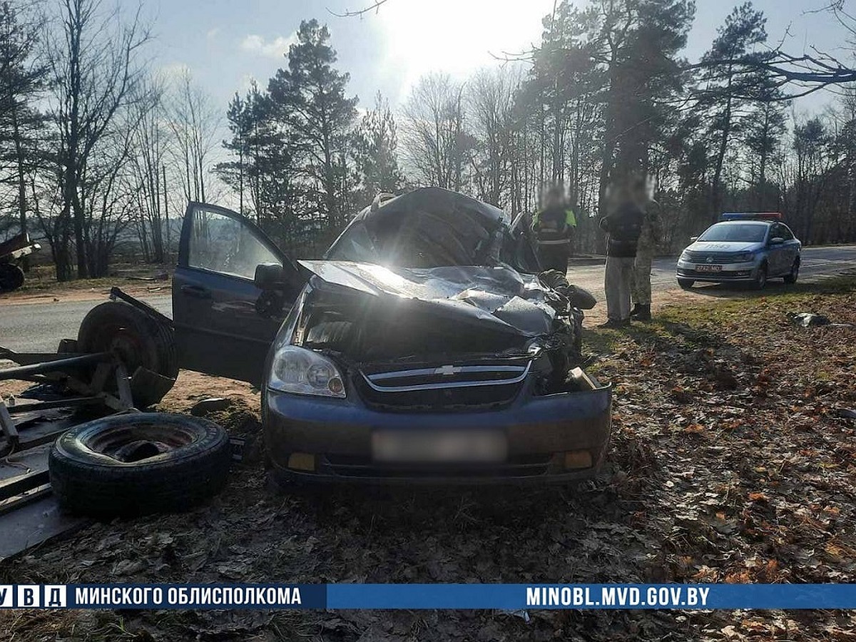 Прицеп отсоединился и выехал на встречку». Водитель авто погиб из-за  выехавшего со встречной полосы прицепа под Слуцком - KP.RU