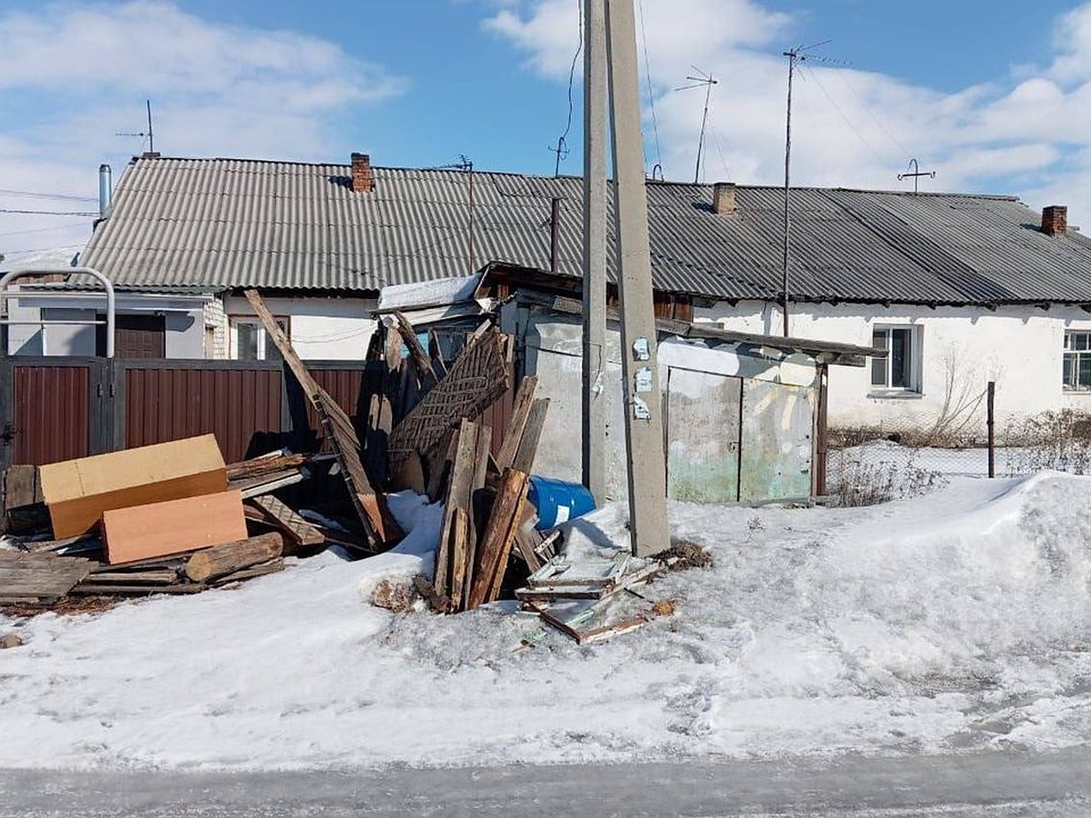 В Новосибирской области по требованию прокуратуры расселили аварийный дом -  KP.RU