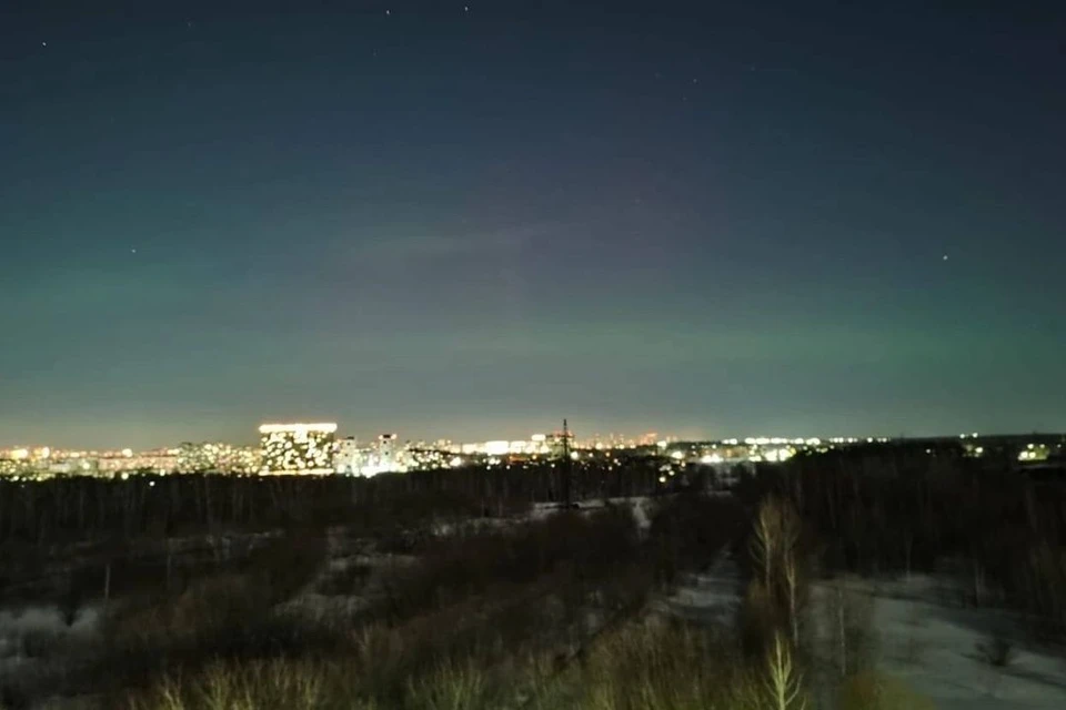 В ночь на 25 марта в Новосибирске светилось полярное сияние. Фото: Максим Медведев.
