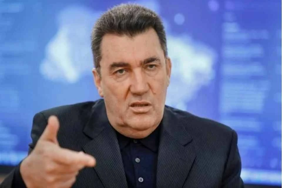 Рогов заявил, что Данилова уволили из СНБО Украины из-за оскорбления Ли Хуэя