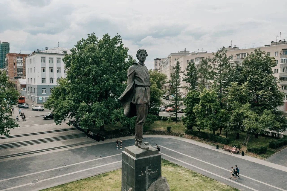 Памятник Максиму Горькому в Нижнем Новгороде.