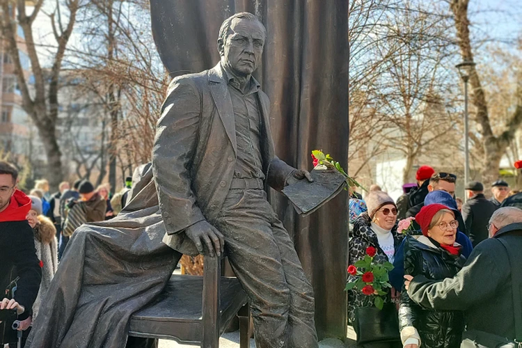 В Москве открыли памятник народному артисту Михаилу Ульянову: «Мужик был хороший, и орёл»